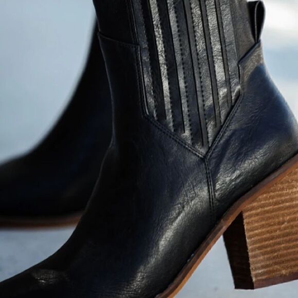 VICI mankind faux leather bootie SOLD OUT! new! - Picture 4 of 5